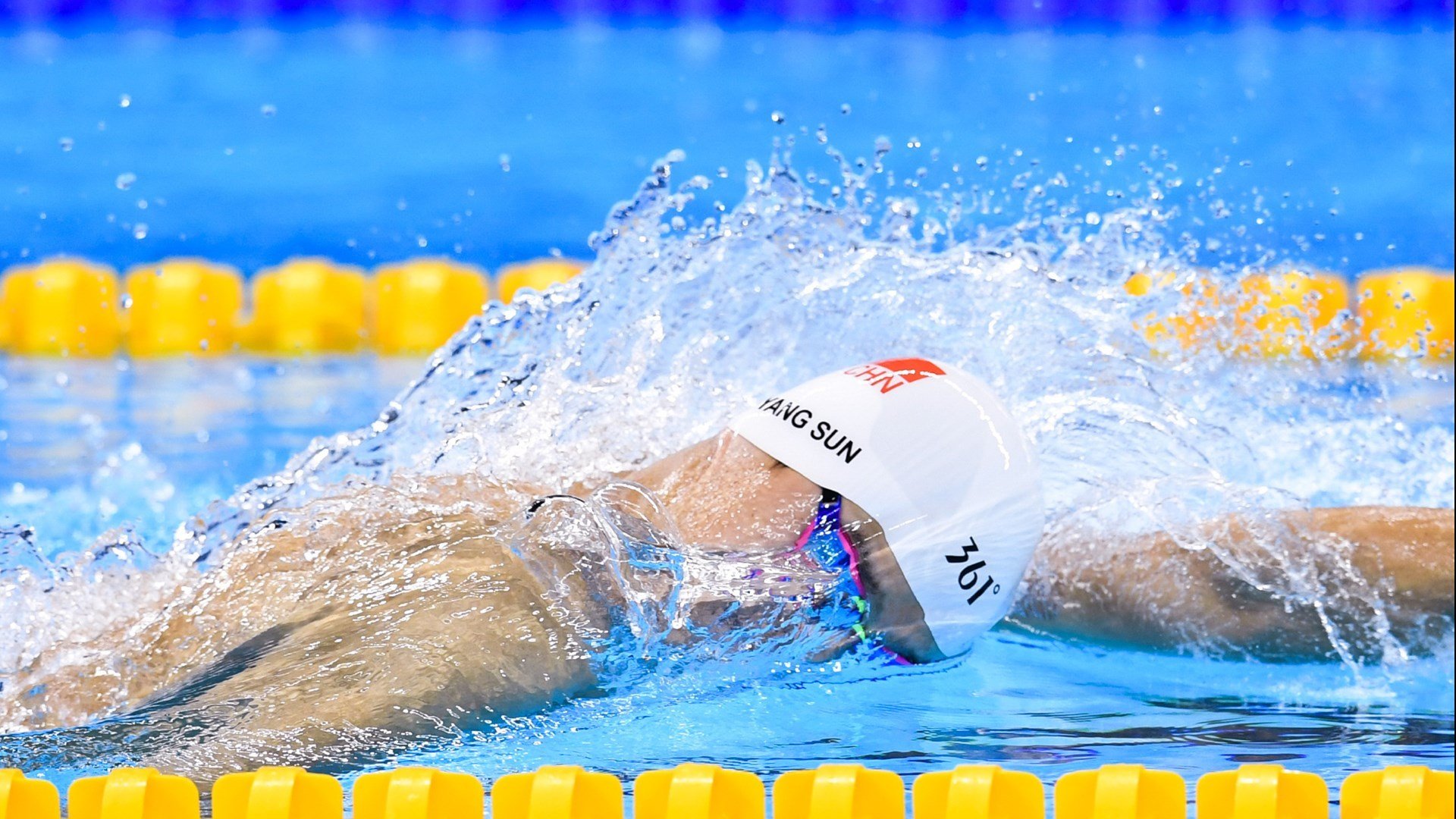 开云体育中国官网-外援依赖是否削弱了本土球员成长，外援新规